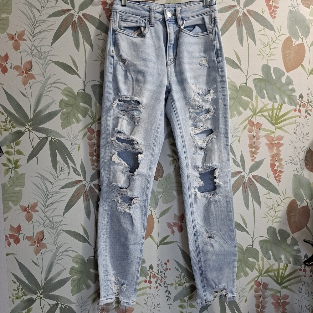 American Eagle Outfitters Light Blue Distressed Thrashed Skinny Jeans Size 00